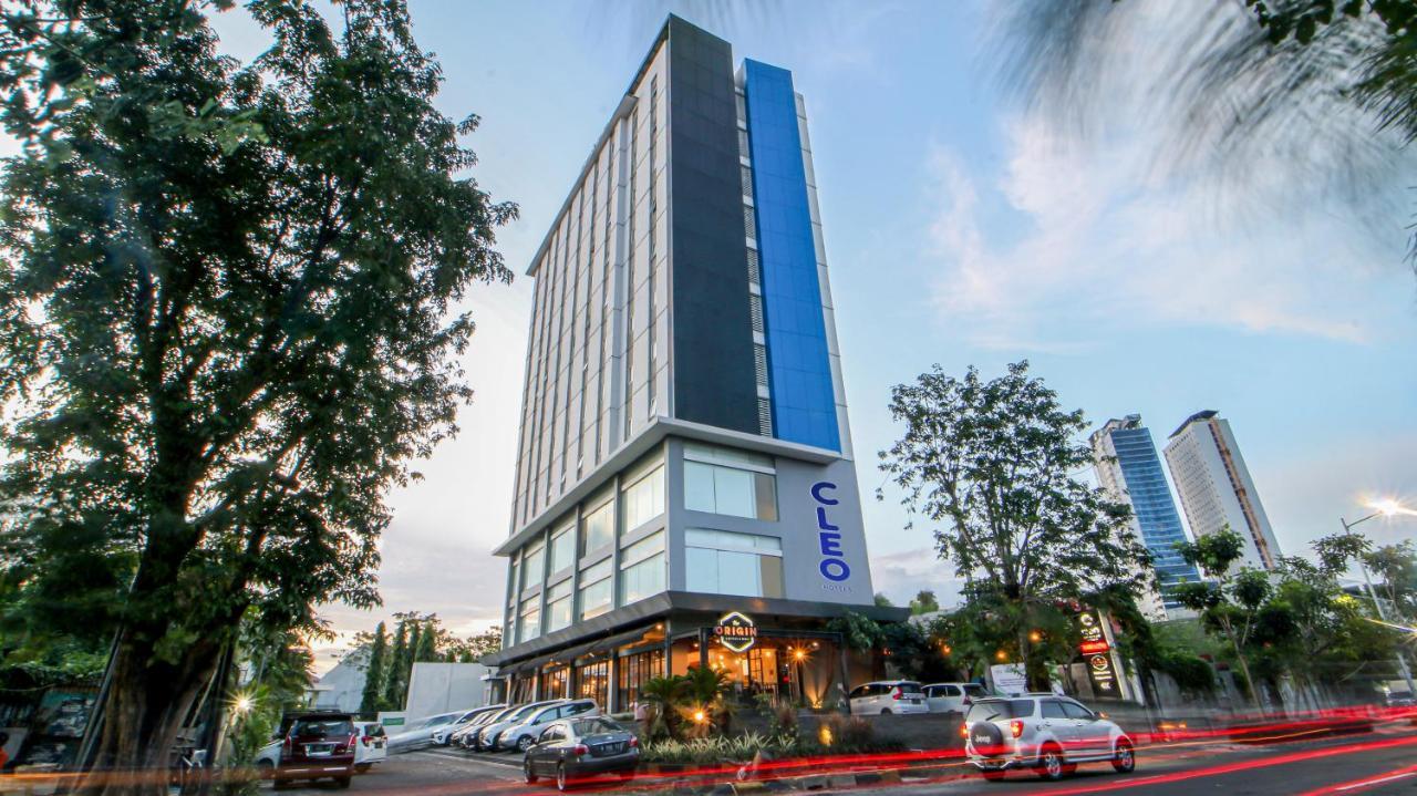 Cleo Hotel Jemursari Surabaya Exterior foto