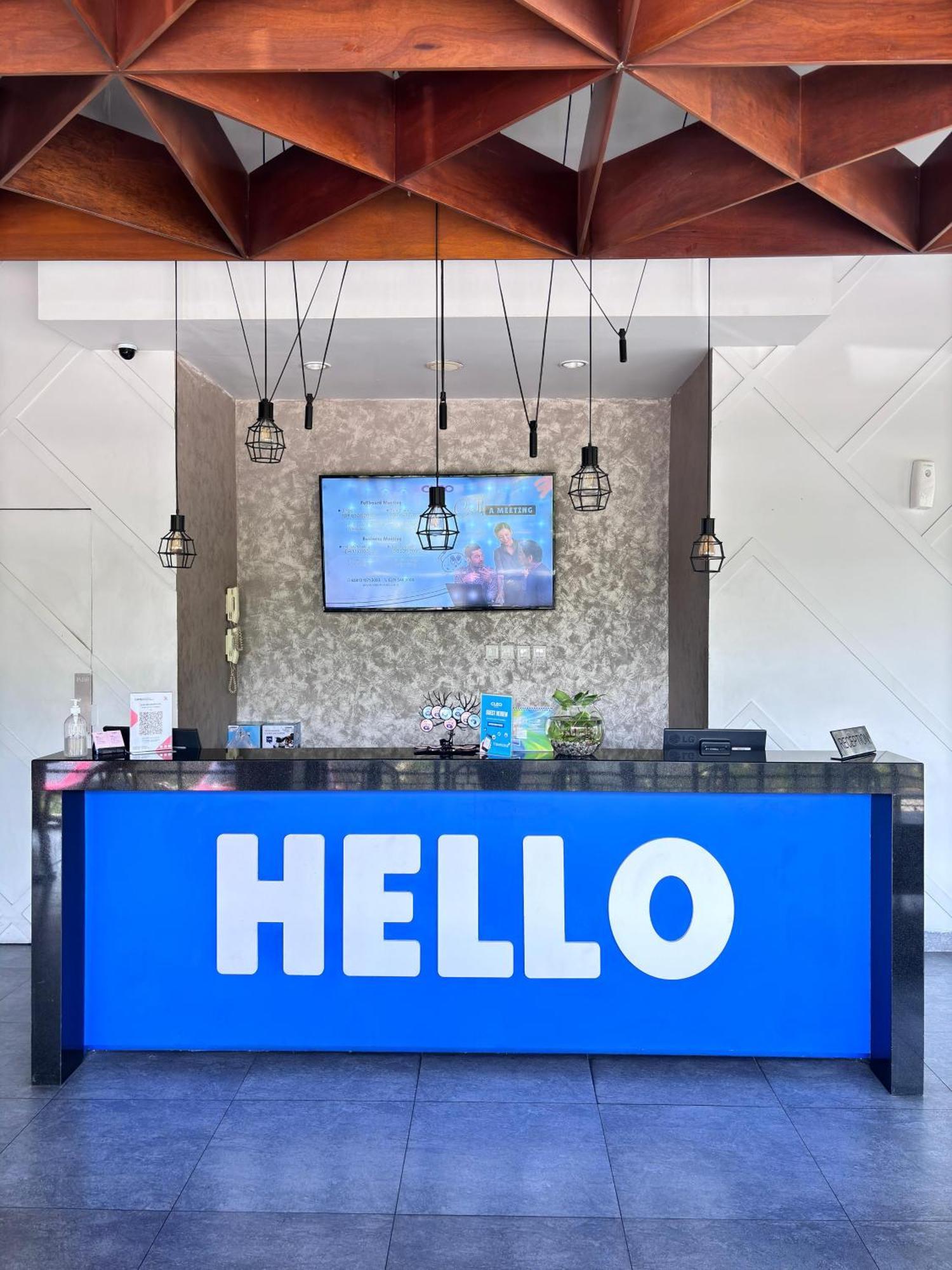 Cleo Hotel Jemursari Surabaya Exterior foto